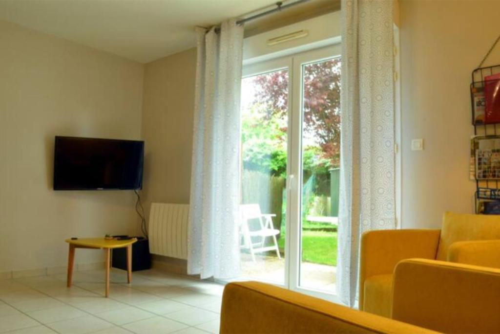 Holiday home Maison St Eloi By Izili *futuroscope*jardin* Poitiers